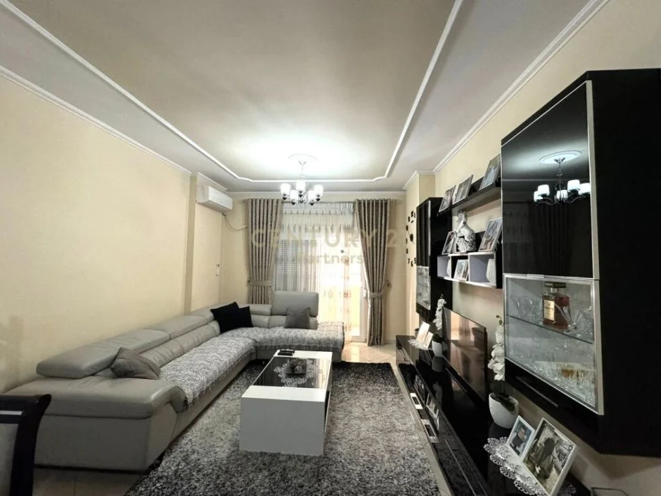 Tirane, shitet apartament 2+1+Ballkon Kati 5, 97 m² 130.000 € (Astir)