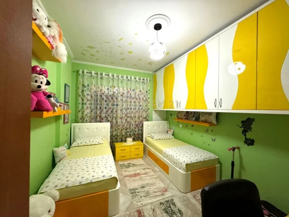 Tirane, shitet apartament 2+1+Ballkon Kati 5, 97 m² 130.000 € (Astir)