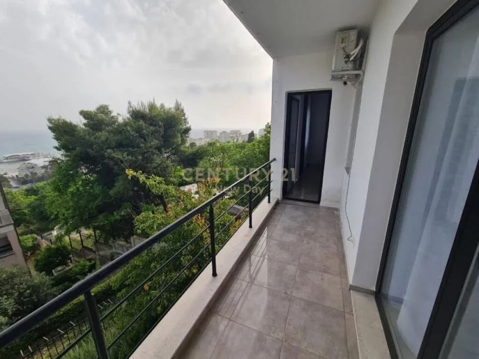 Durres, shitet apartament 2+1+Ballkon Kati 2, 99 m² 155.000 € (Durrës, Vila e Zogut)