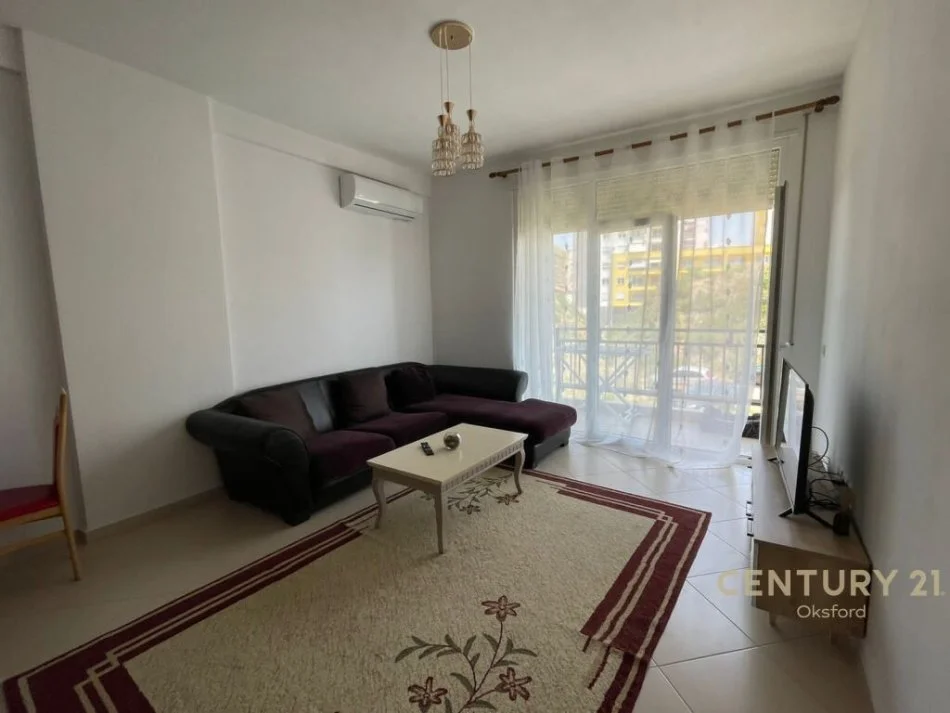 Tirane, jepet me qera apartament 2+1+Ballkon Kati 1, 97 m² 600 € (Ish Fusha e Aviacionit)