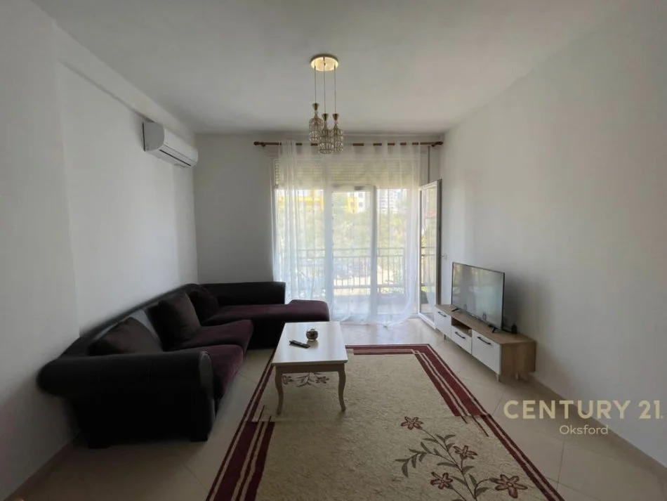 Tirane, jepet me qera apartament 2+1+Ballkon Kati 1, 97 m² 600 € (Ish Fusha e Aviacionit)