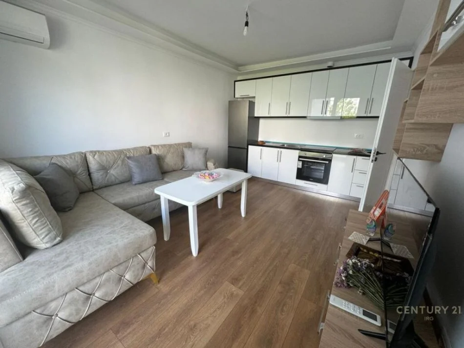 Tirane, jepet me qera apartament 2+1+Ballkon Kati 3, 70 m² 600 € (Rruga "Mine Peza")