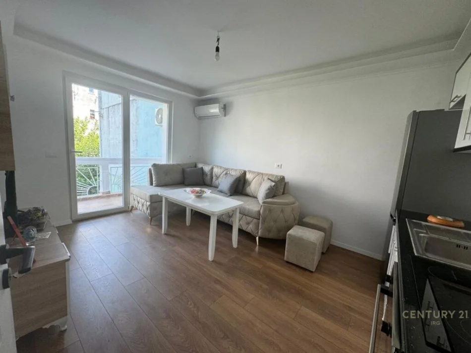 Tirane, jepet me qera apartament 2+1+Ballkon Kati 3, 70 m² 600 € (Rruga "Mine Peza")