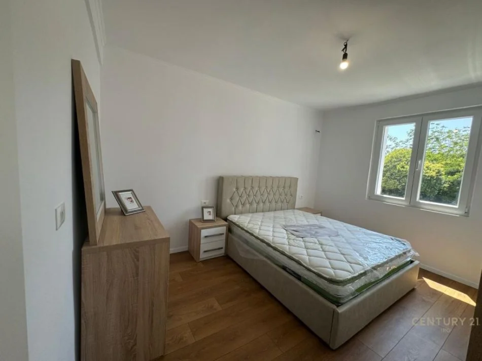 Tirane, jepet me qera apartament 2+1+Ballkon Kati 3, 70 m² 600 € (Rruga "Mine Peza")