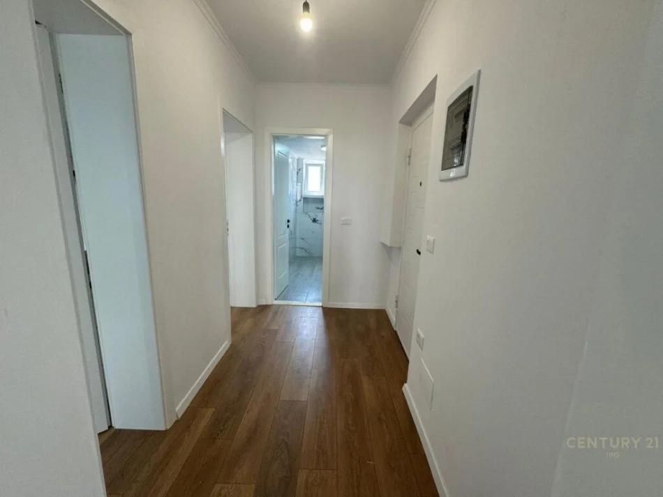 Tirane, jepet me qera apartament 2+1 Kati 3, 70 m² 600 € (Rruga Mine Peza)