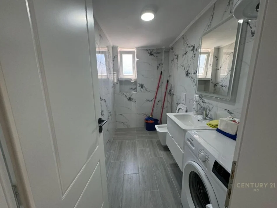 Tirane, jepet me qera apartament 2+1 Kati 3, 70 m² 600 € (Rruga Mine Peza)