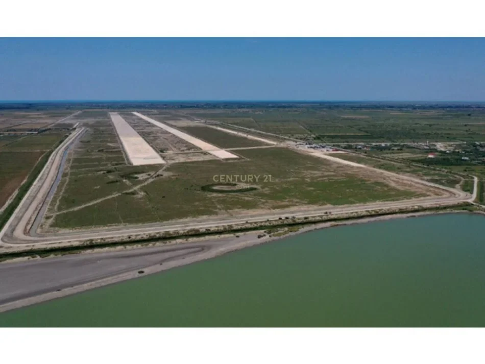 Vlore, shitet toke , 3.000 m² 165.000 € (Vlore, prane Airportit)