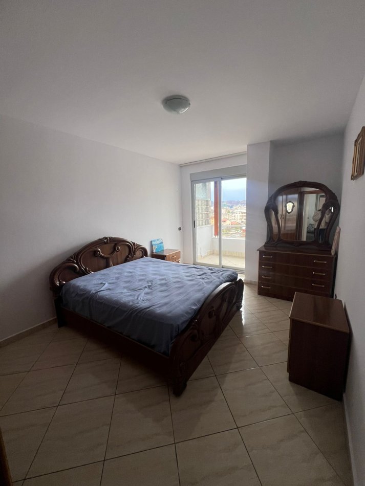 Tirane, jepet me qera apartament 2+1 Kati 2, 100 m² 650 € (Ali Demi)