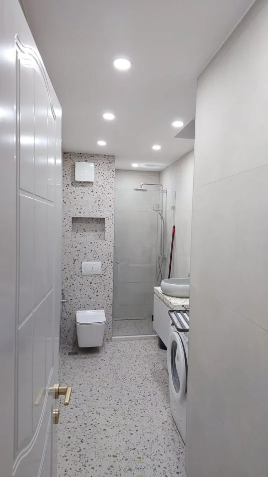 Tirane, jepet me qera apartament 1+1 Kati 7, 92 m² 1.000 € (Bulevardi Zogu 1) OPP51663