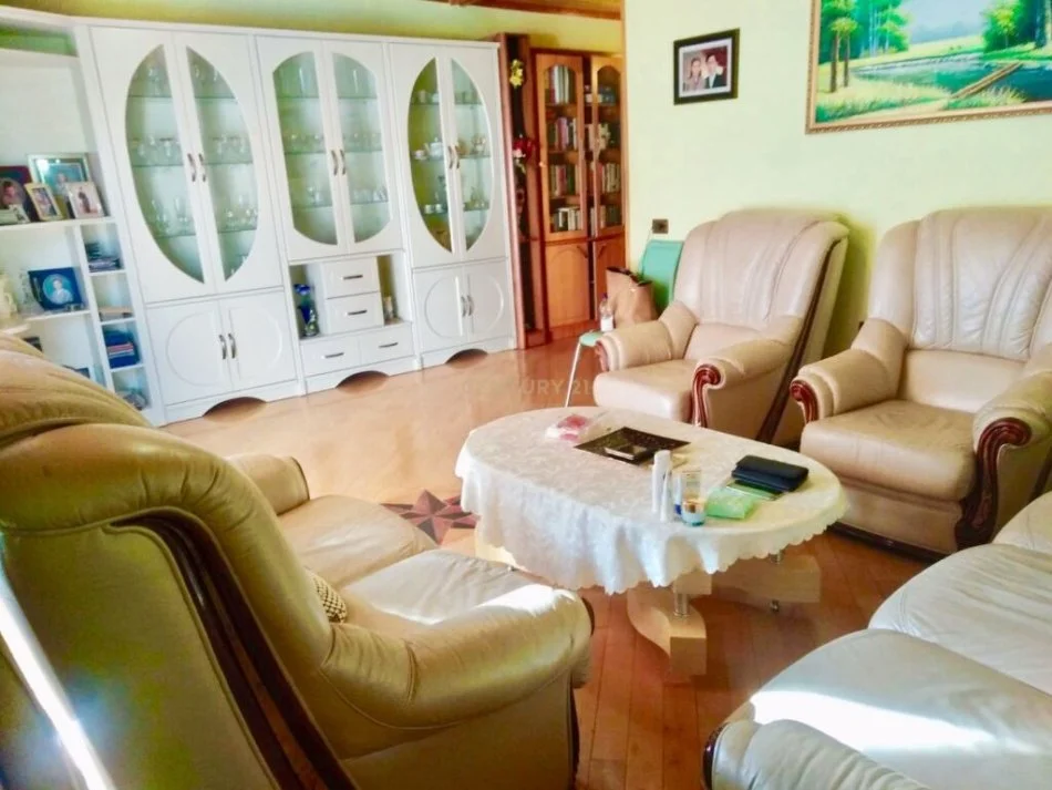 Vlore, shitet Vile 3 Katshe Kati 1, 147 m² 650.000 € (LEF SALLATA)