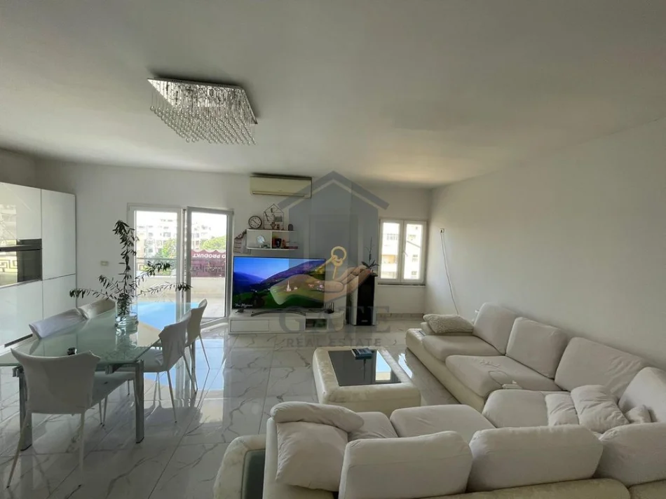 Durres, shitet apartament 3+1 Kati 5, 150 m² 170.000 € (Shkembi i Kavajes)