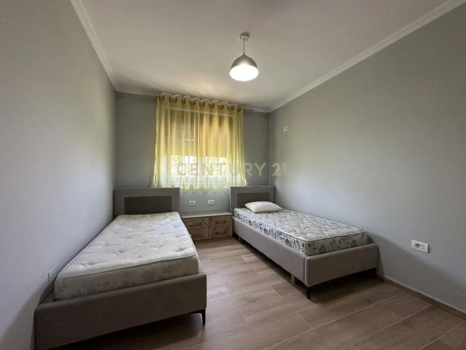 Tirane, jepet me qera apartament 2+1 Kati 3, 80 m² 550 € (FUSHA AVIACIONIT)