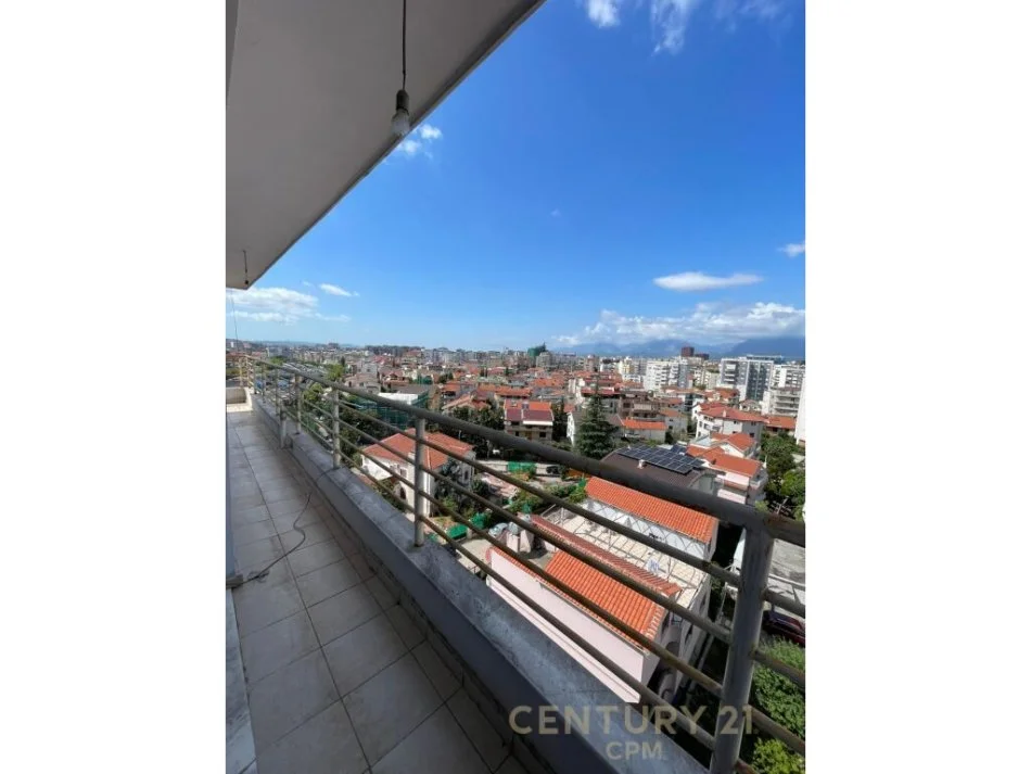 Tirane, jepet me qera apartament 1+1 Kati 6, 68 m² 390 € (KOMUNA PARISIT)