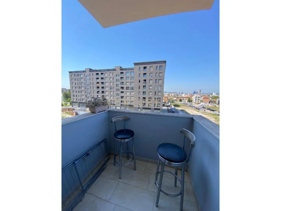 Tirane, jepet me qera apartament 2+1+Ballkon Kati 4, 86 m² 450 € (Oxhaku, Varri i Bomit)
