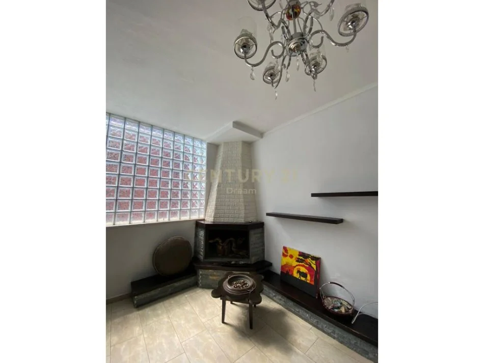 Tirane, jepet me qera apartament 2+1+Ballkon Kati 4, 86 m² 450 € (Oxhaku, Varri i Bomit)