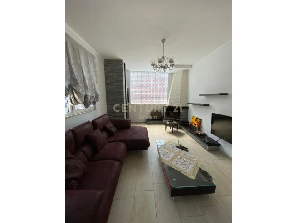 Tirane, jepet me qera apartament 2+1+Ballkon Kati 4, 86 m² 450 € (Oxhaku, Varri i Bomit)