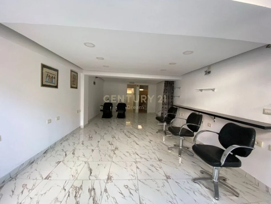 Tirane, shitet ambjent biznesi Kati 0, 54 m² 50.000 € (Porcelan)