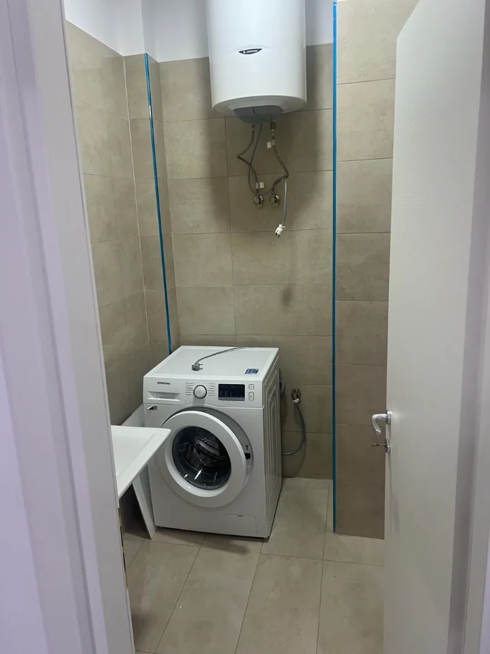 Tirane, jepet me qera apartament 2+1 Kati 5, 90 m² 600 € (Yzberisht)