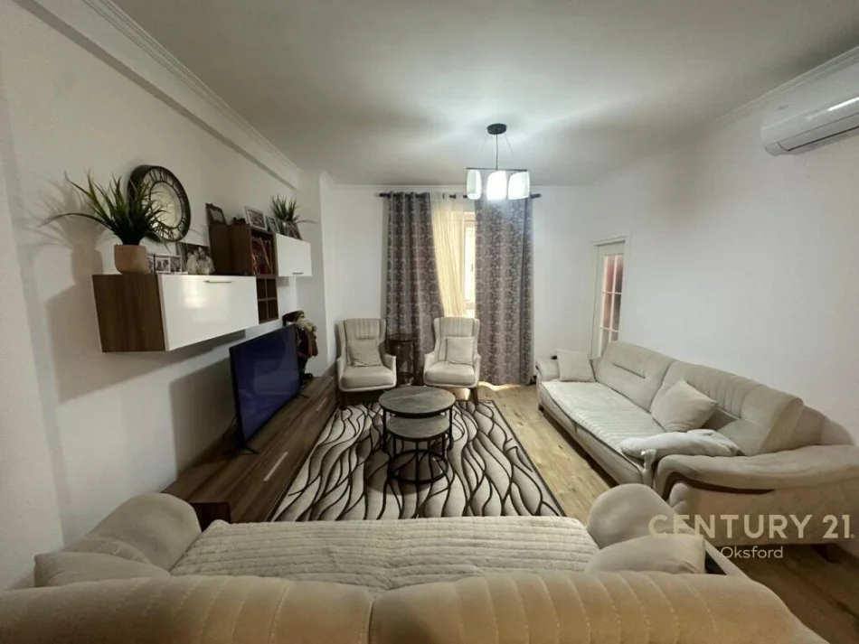 Tirane, shitet apartament 2+1+Aneks+Ballkon Kati 1, 164 m² 170.000 € (kodra e diellit)