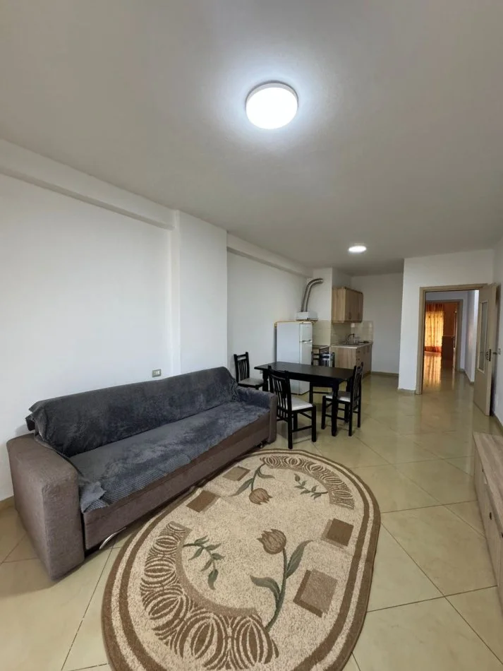 Tirane, jepet me qera apartament 1+1+Ballkon Kati 5, 90 m² 450 € (Astir)