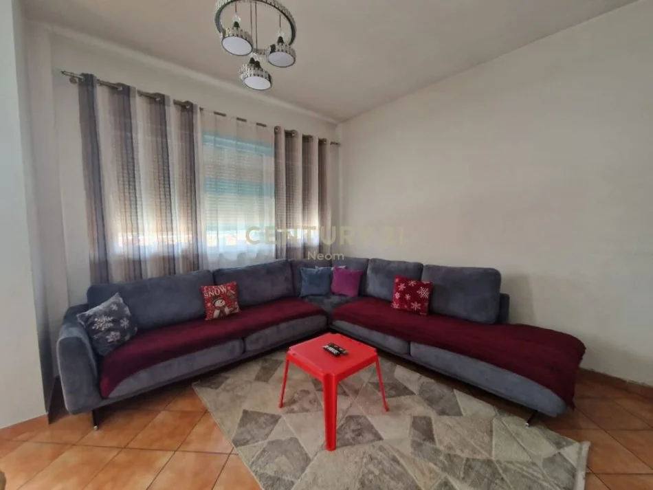 Tirane, jepet me qera apartament 1+1 Kati 5, 59 m² 700 € (LIQENI I THATE)