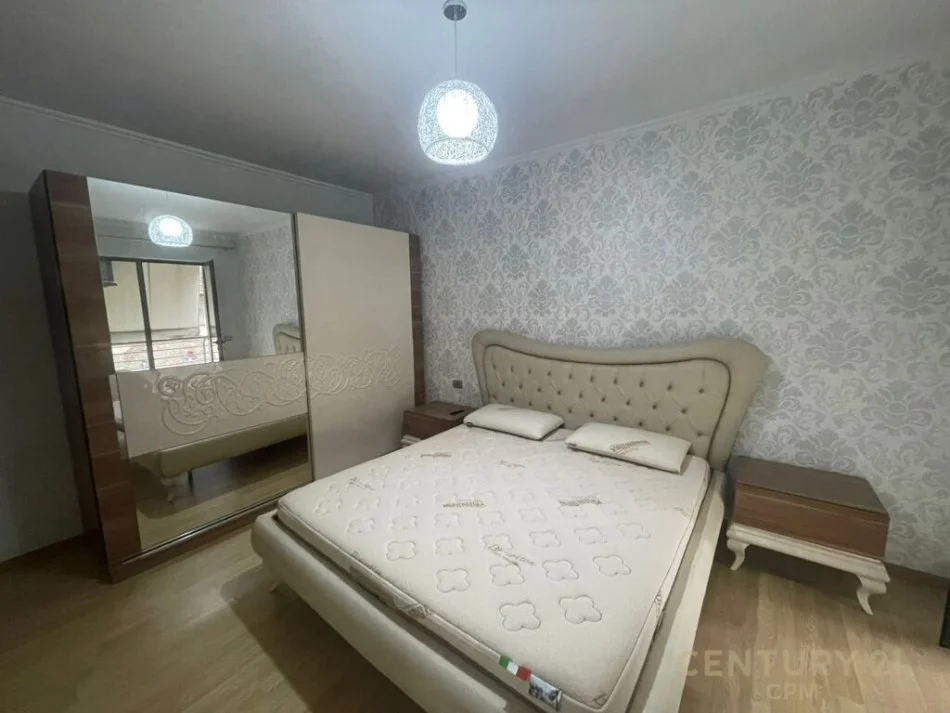 Tirane, jepet me qera apartament 2+1 , 89 m² 550 € (Rr:DIBRES)