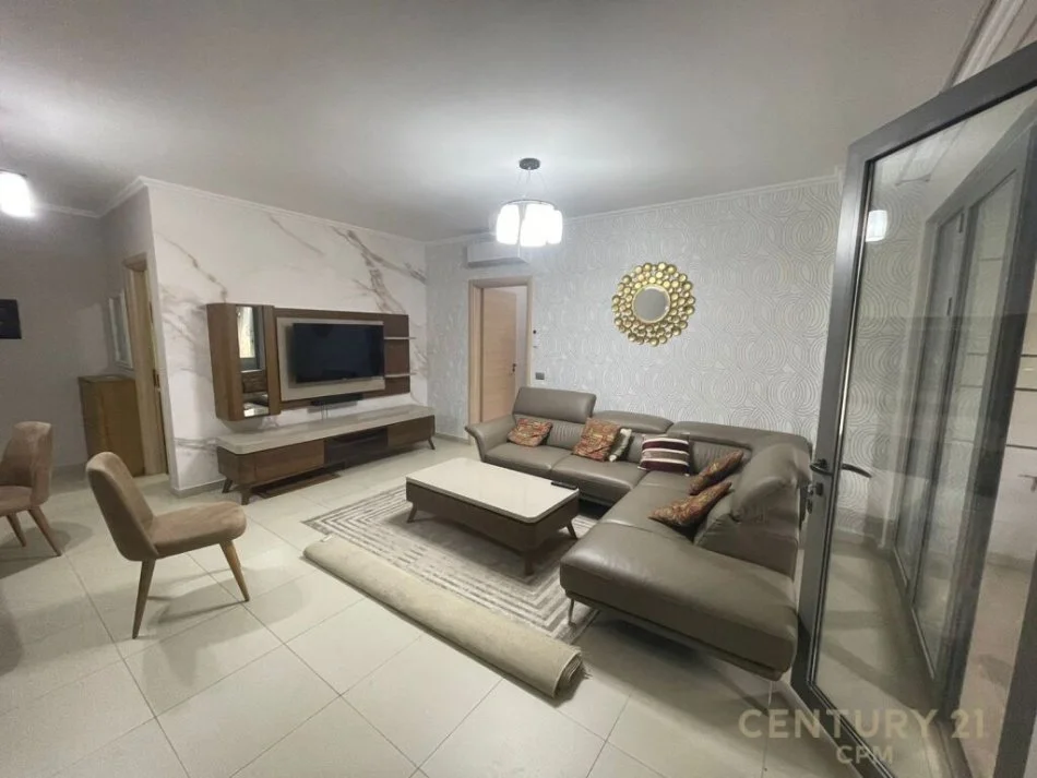 Tirane, jepet me qera apartament 2+1 , 89 m² 550 € (Rr:DIBRES)