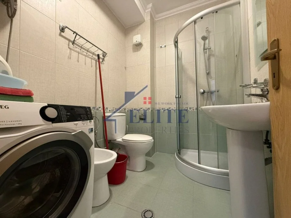 Tirane, jepet me qera apartament 2+1+Ballkon Kati 5, 100 m² 600 € (Don Bosko)