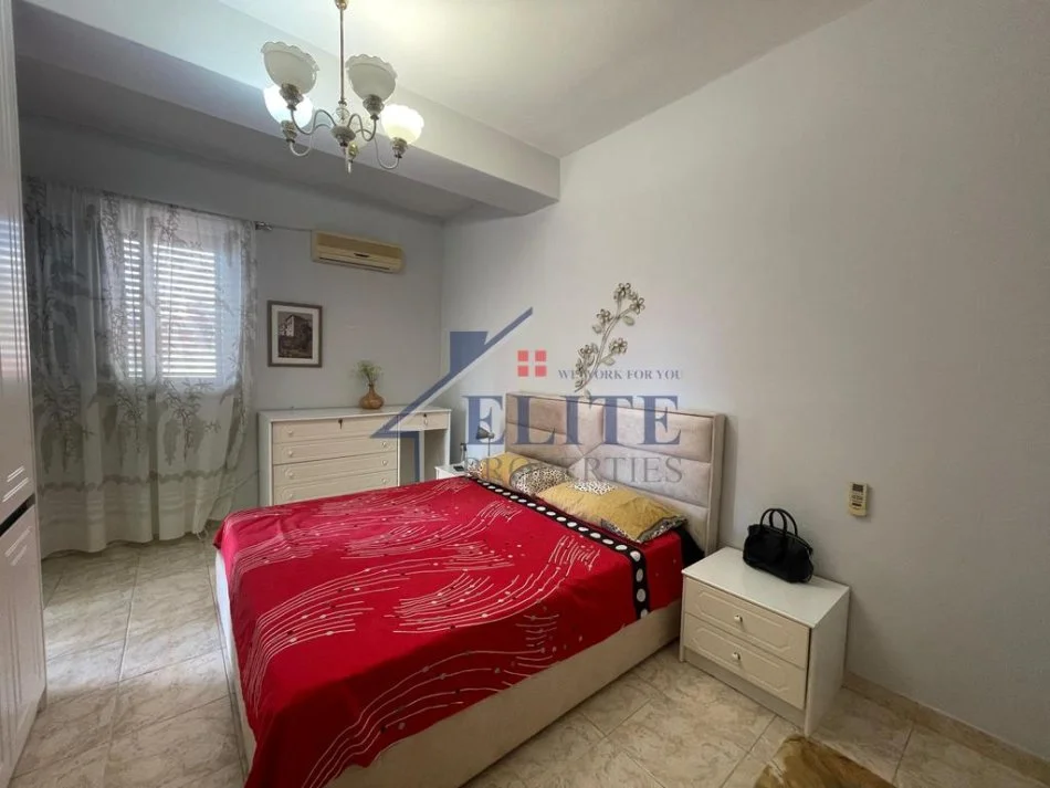 Tirane, jepet me qera apartament 3+1+Ballkon Kati 3, 140 m² 750 € (Blloku i Ambasadave)