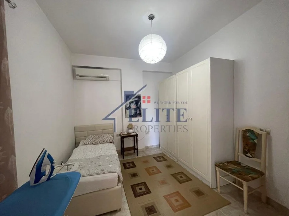 Tirane, jepet me qera apartament 3+1+Ballkon Kati 3, 140 m² 750 € (Blloku i Ambasadave)