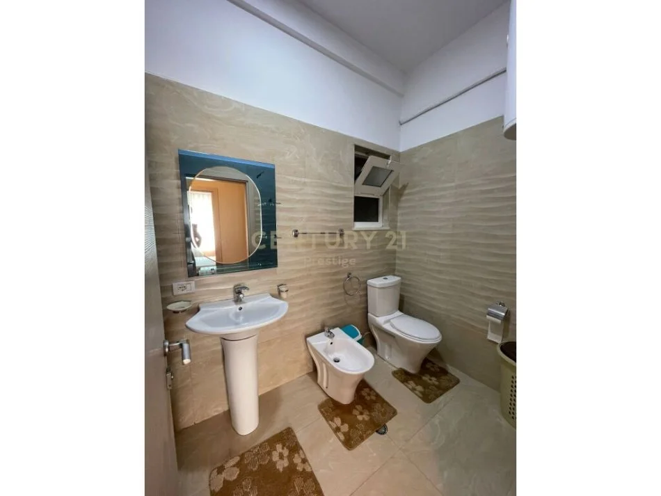 Tirane, jepet me qera apartament 2+1 Kati 2, 100 m² 500 € (VILAT GJERMANE)