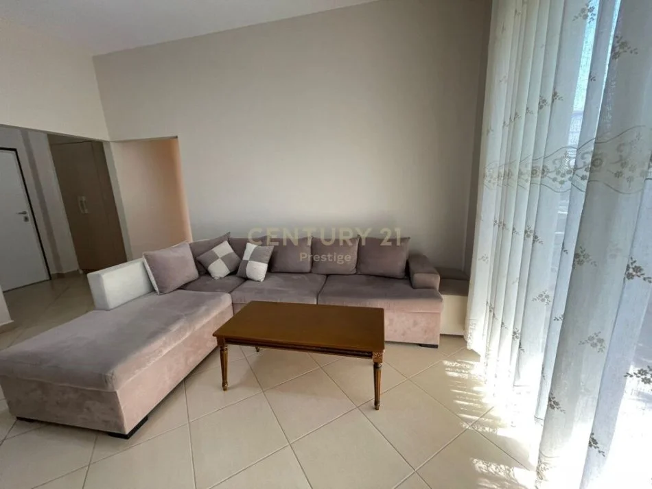 Tirane, jepet me qera apartament 2+1 Kati 2, 100 m² 500 € (VILAT GJERMANE)