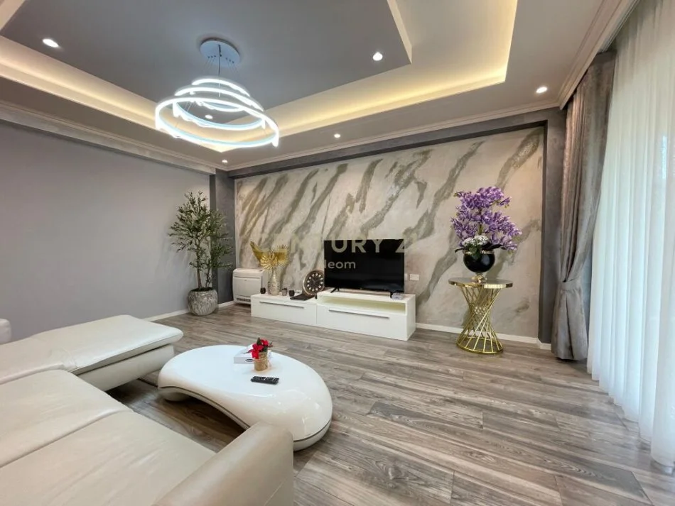 Tirane, jepet me qera apartament 1+1 Kati 1, 85 m² 750 € (teg)