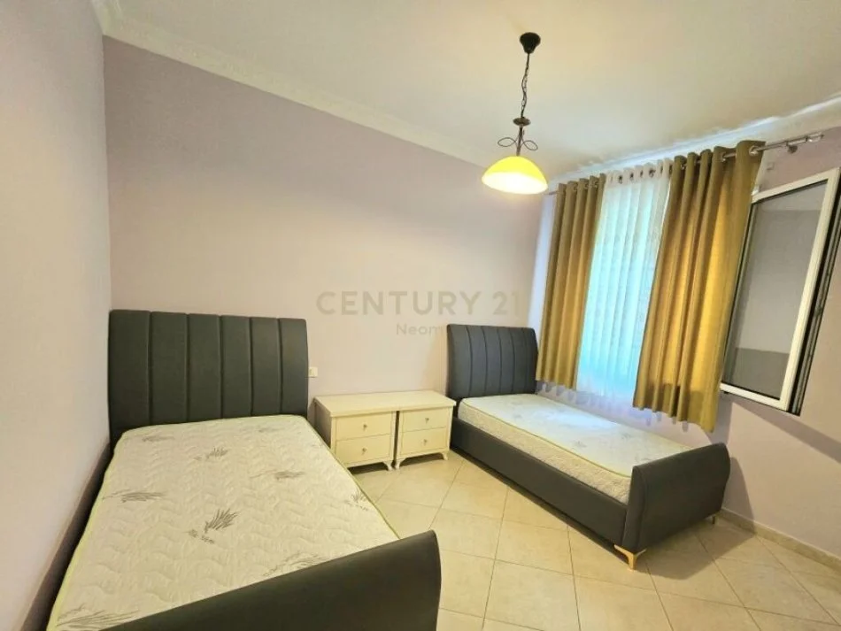 Tirane, jepet me qera apartament 2+1 Kati 1, 121 m² 650 € (Rruga eduard mano)