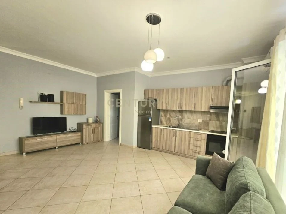 Tirane, jepet me qera apartament 2+1 Kati 2, 121 m² 650 € (kopeshti zoologjik)