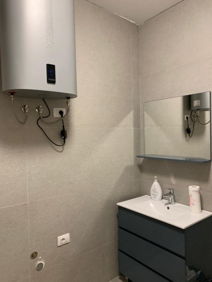 Tirane, jepet me qera zyre Kati 9, 95 m² 1.150 € (Rruga e Kosovareve)