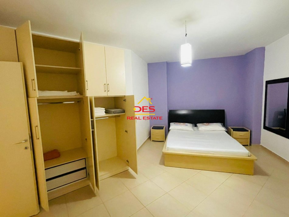 Vlore, jepet me qera apartament 2+1+Ballkon Kati 2, 90 m² 450 € (Rruga Gjergj Arianiti)