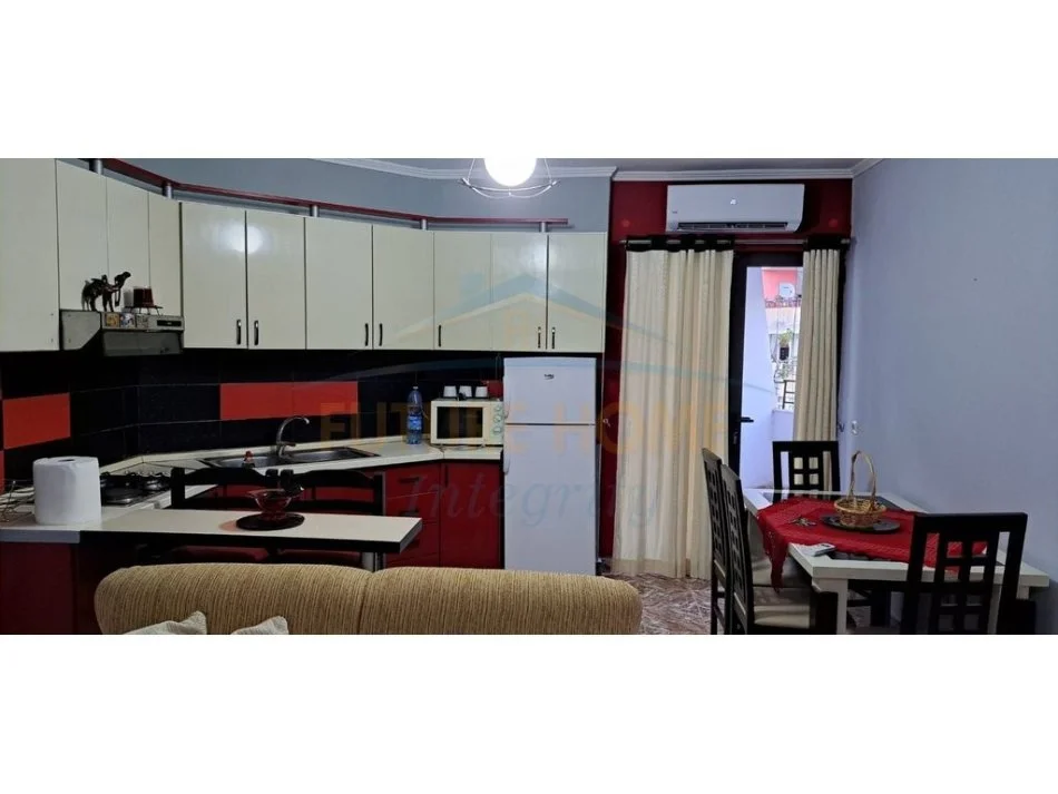 Tirane, jepet me qera apartament 2+1 Kati 6, 85 m² 550 € 