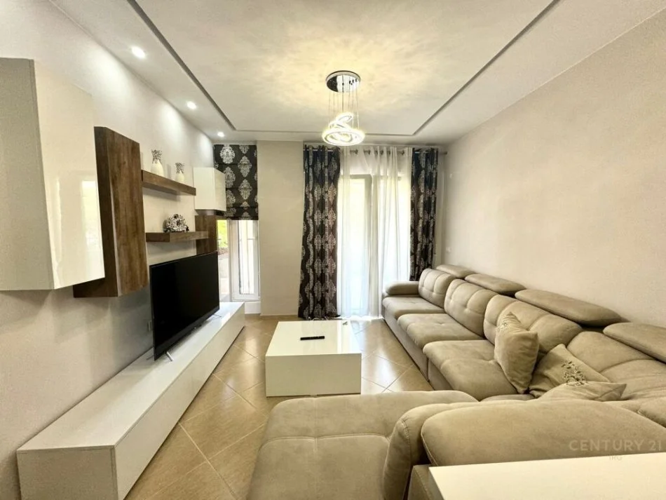 Tirane, jepet me qera apartament 2+1 Kati 2, 450 € (FRESK)
