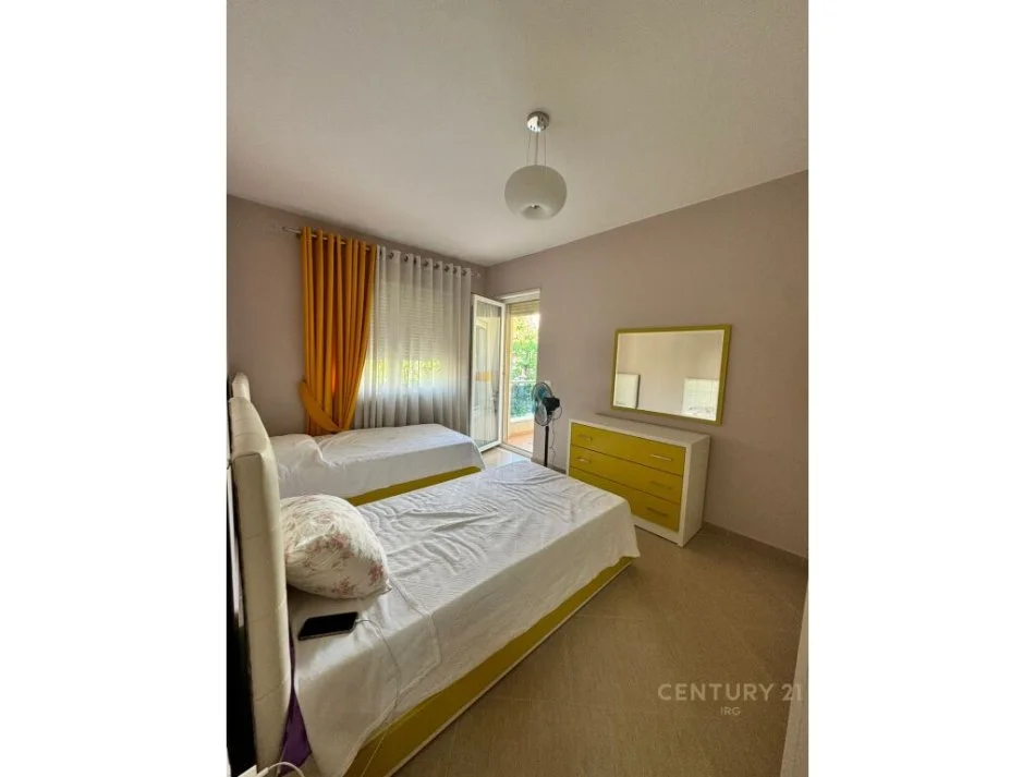 Tirane, jepet me qera apartament 2+1 Kati 2, 450 € (FRESK)