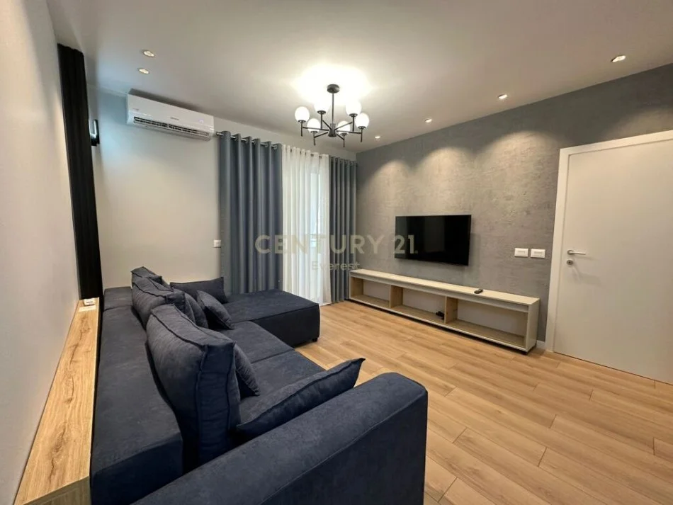 Tirane, shitet apartament 2+1+Ballkon Kati 5, 87 m² 142.000 € (laprake)