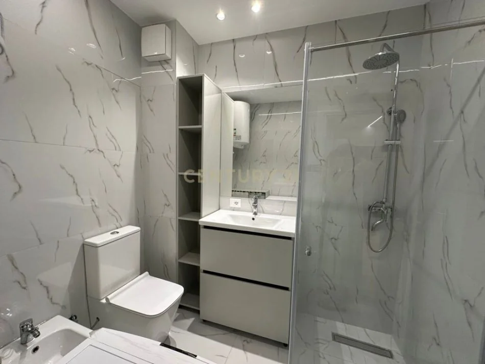 Tirane, shitet apartament 2+1+Ballkon Kati 5, 87 m² 142.000 € (laprake)