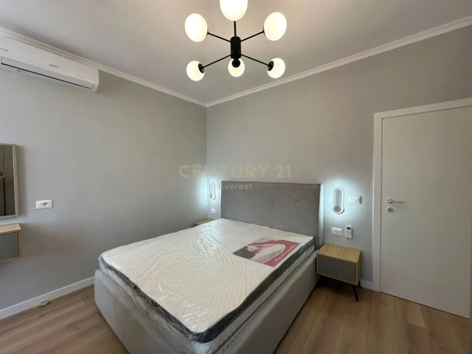 Tirane, shitet apartament 2+1+Ballkon Kati 5, 87 m² 142.000 € (laprake)