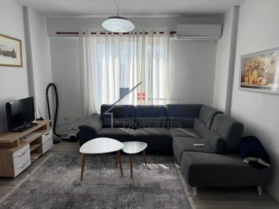 Tirane, jepet me qera apartament 2+1+Ballkon Kati 6, 90 m² 700 € (Rruga Dritan Hoxha)