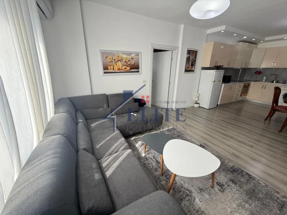 Tirane, jepet me qera apartament 2+1+Ballkon Kati 6, 90 m² 700 € (Rruga Dritan Hoxha)