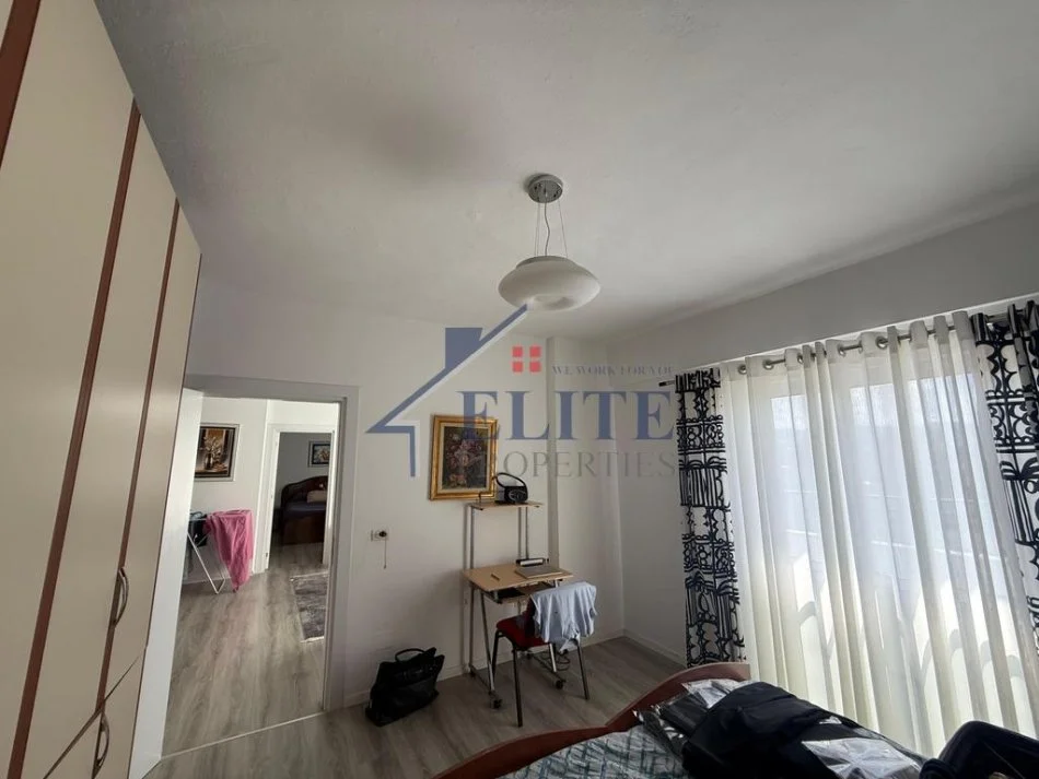 Tirane, jepet me qera apartament 2+1+Ballkon Kati 6, 90 m² 700 € (Rruga Dritan Hoxha)