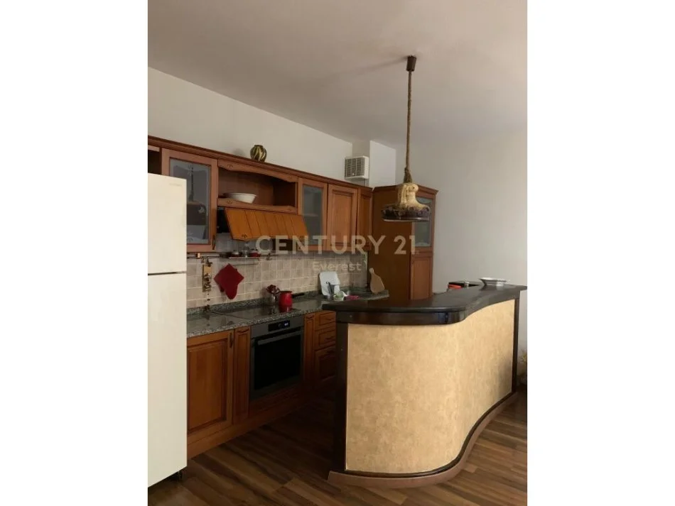 Tirane, jepet me qera apartament 1+1 Kati 2, 71 m² 500 € (Rr:BARDHYL)