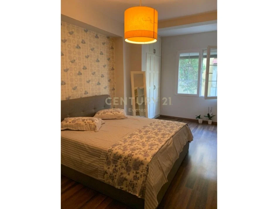 Tirane, jepet me qera apartament 1+1 Kati 2, 71 m² 500 € (Rr:BARDHYL)