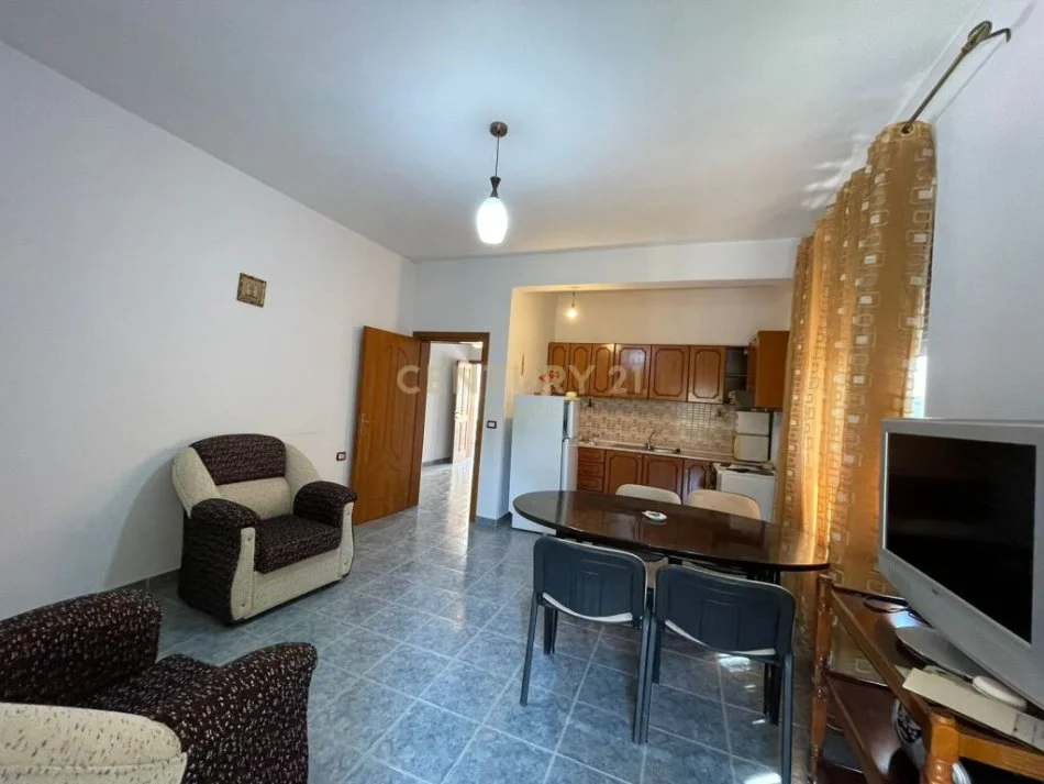 Durres, jepet me qera apartament 2+1+Ballkon , 94 m² 200 € (durres)