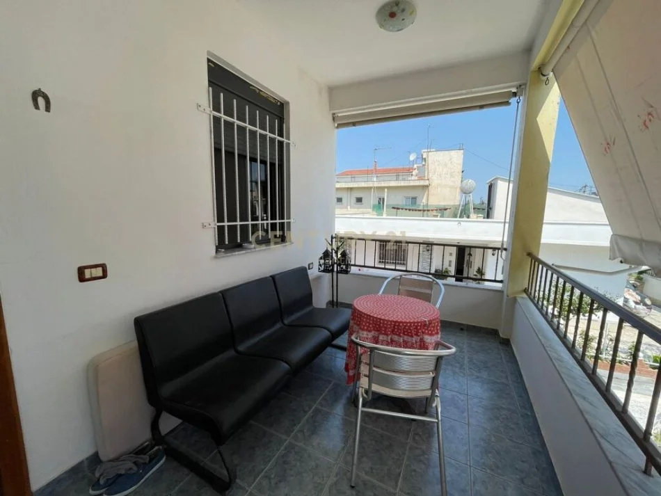 Durres, jepet me qera apartament 2+1+Ballkon , 94 m² 200 € (durres)